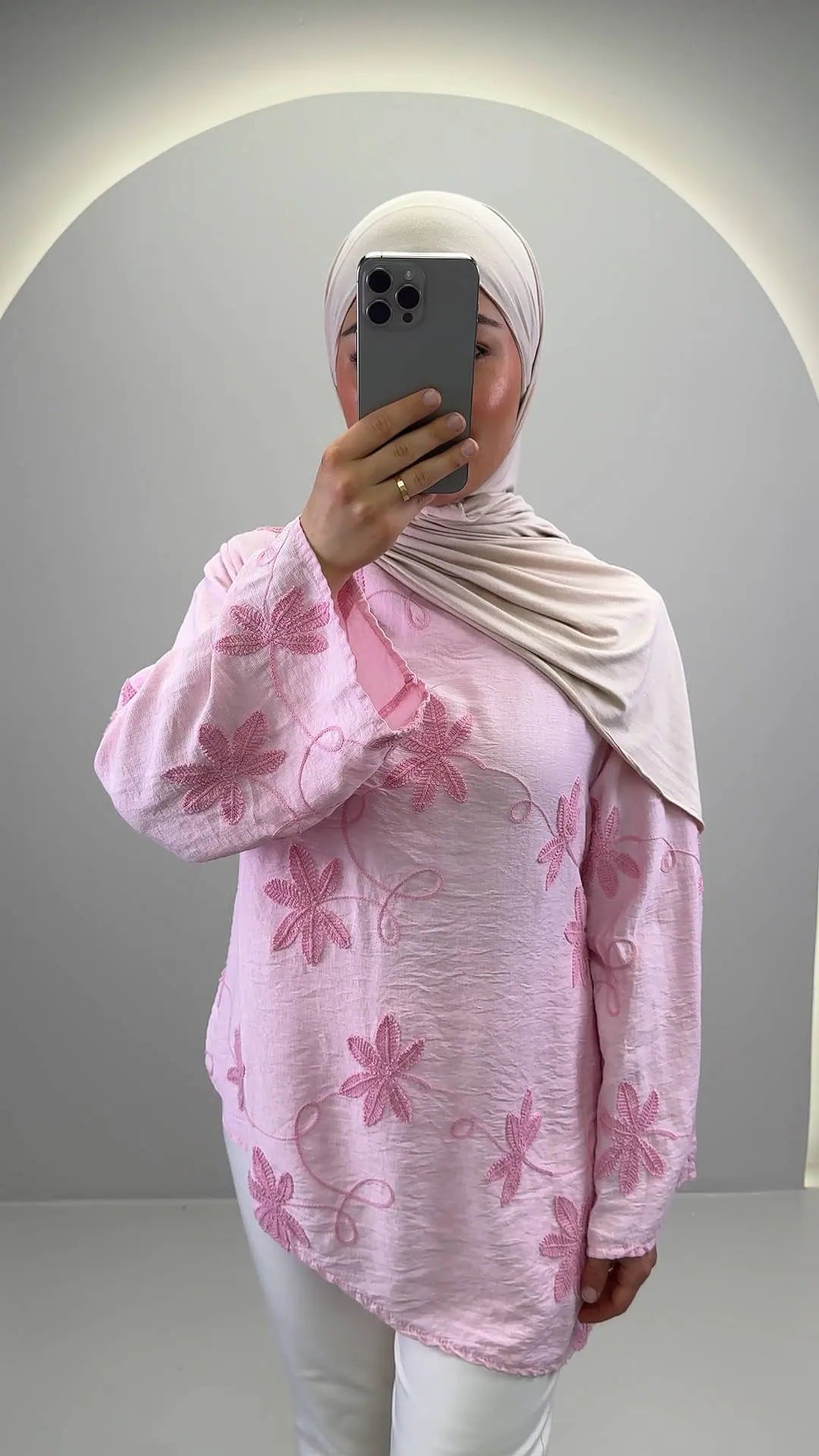 Inaya Üst